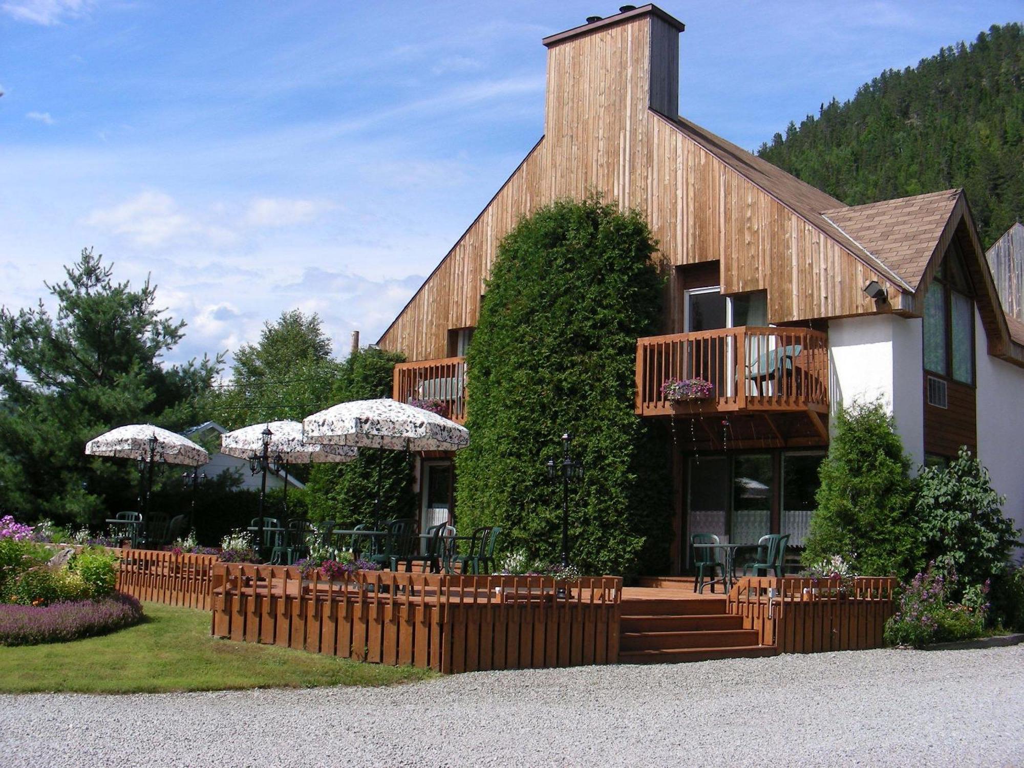 Auberge Du Jardin Petit-Saguenay Exteriör bild