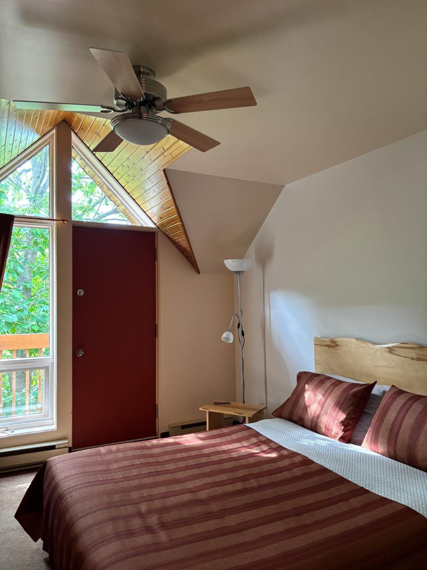 Auberge Du Jardin Petit-Saguenay Exteriör bild