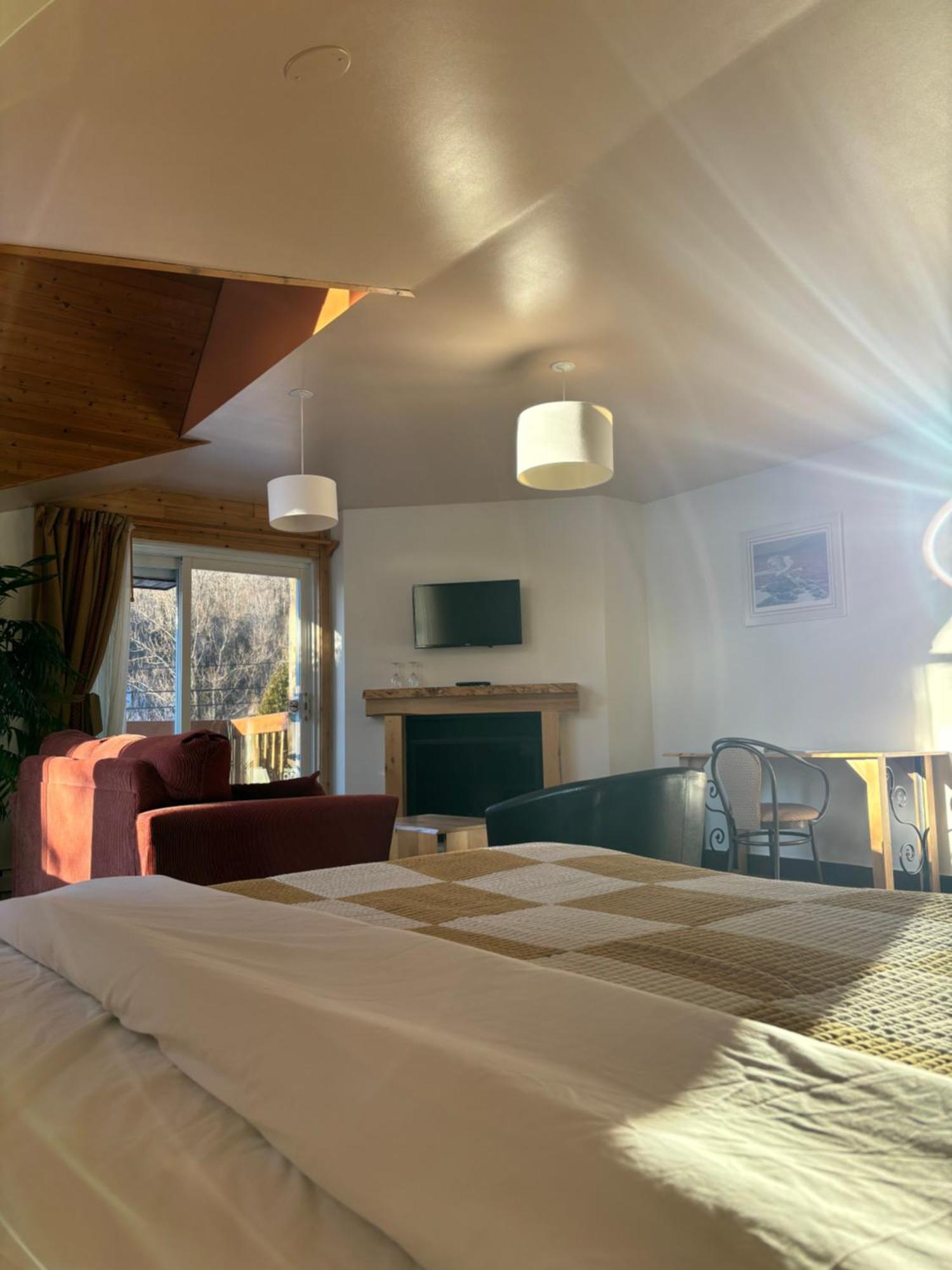 Auberge Du Jardin Petit-Saguenay Exteriör bild